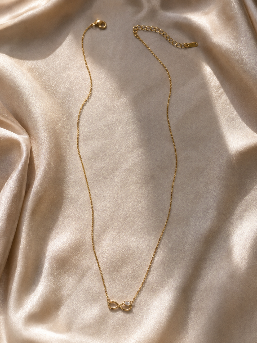 The Infinity Necklace — Gold